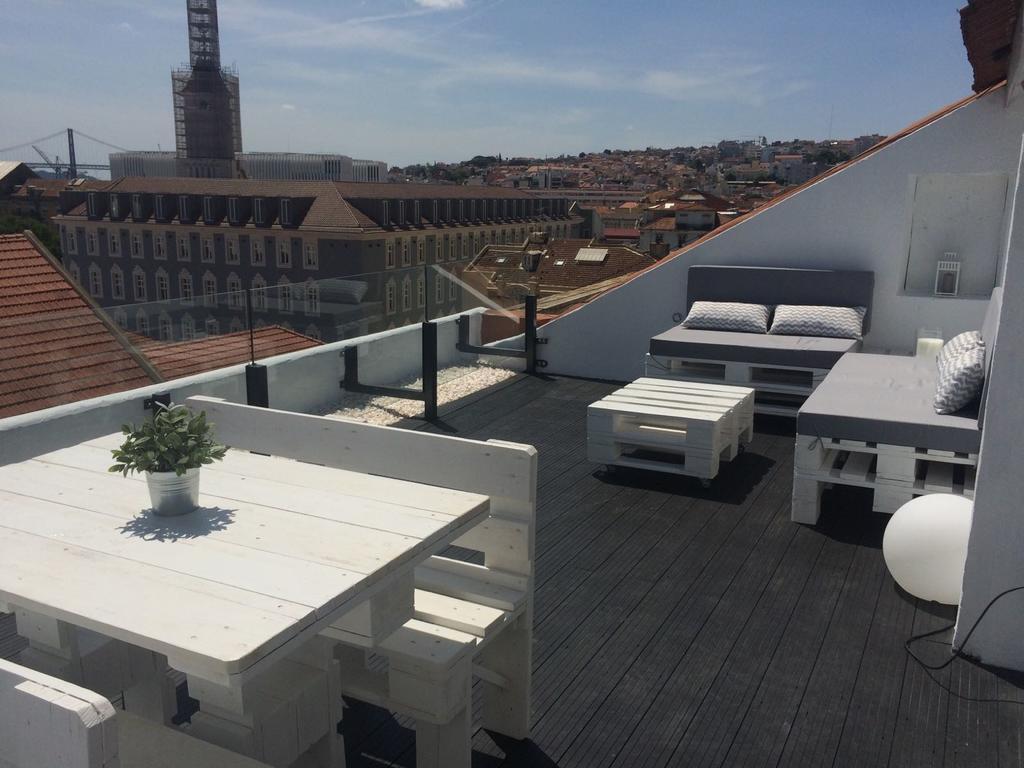 A Terrace On A Topfloor With A View Apartamento Lisboa